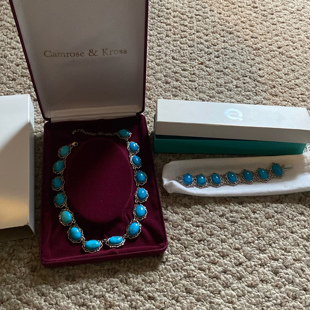 Beautiful necklace and bracelet set